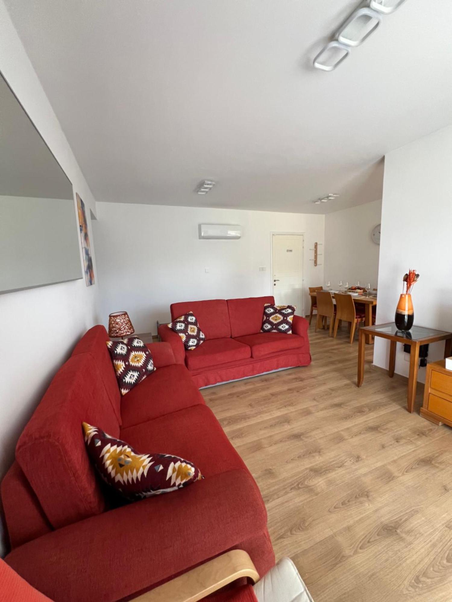 Iris Village Grand Apartment Пафос Екстер'єр фото
