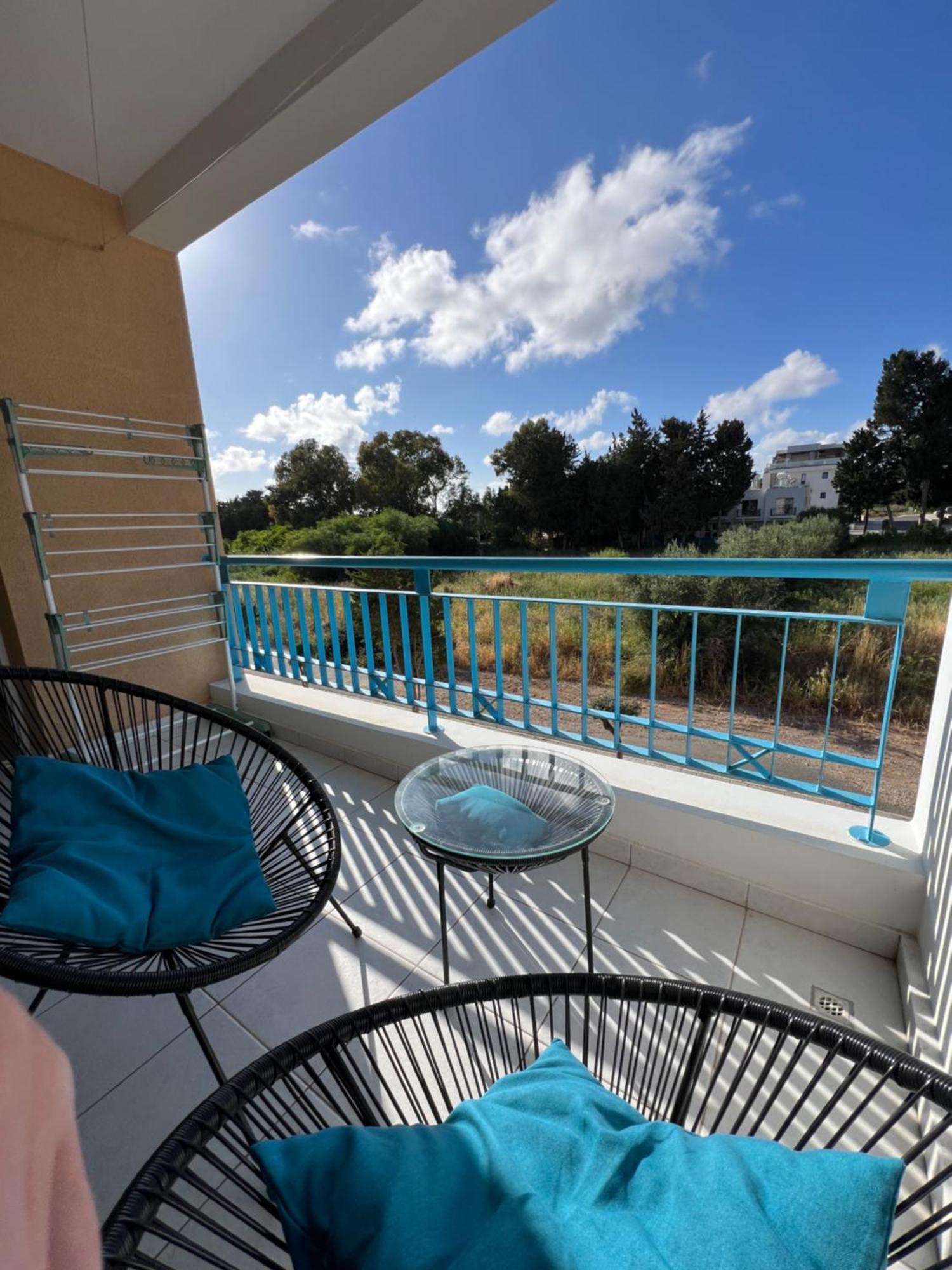 Iris Village Grand Apartment Пафос Екстер'єр фото
