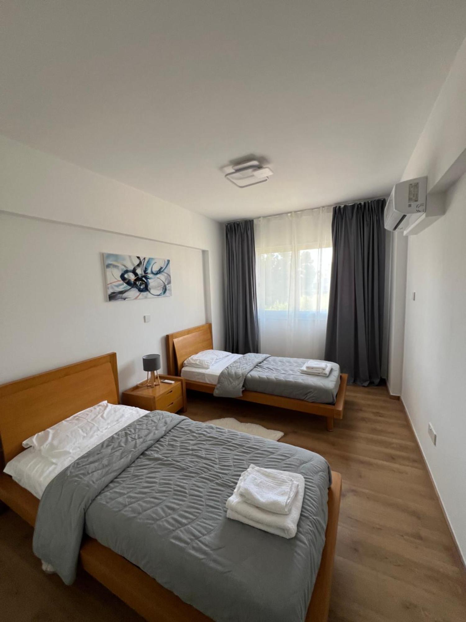 Iris Village Grand Apartment Пафос Екстер'єр фото