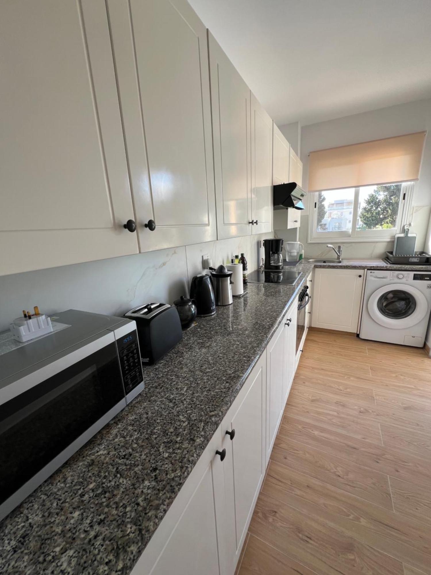 Iris Village Grand Apartment Пафос Екстер'єр фото
