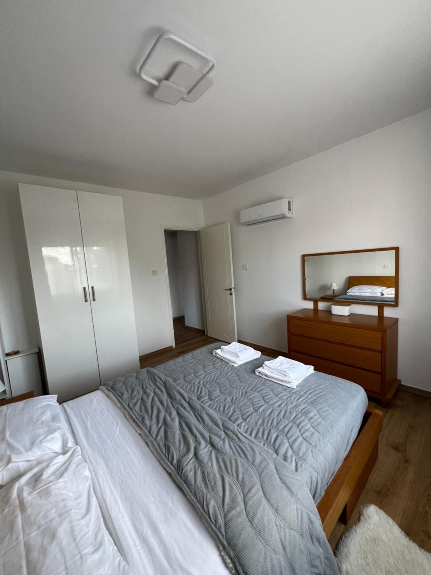 Iris Village Grand Apartment Пафос Екстер'єр фото